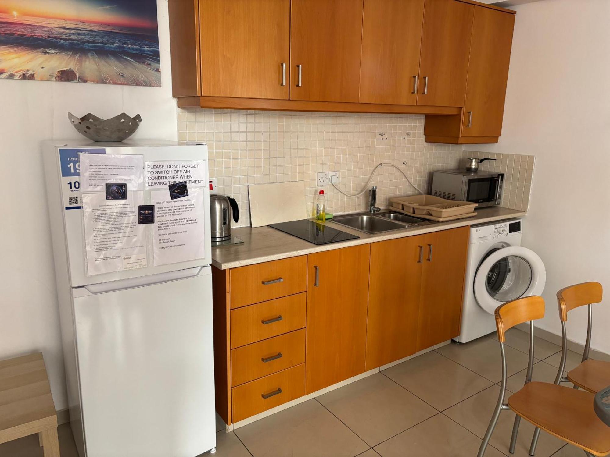Vip Resort Apartment On Makenzie Beach Ларнака Екстериор снимка