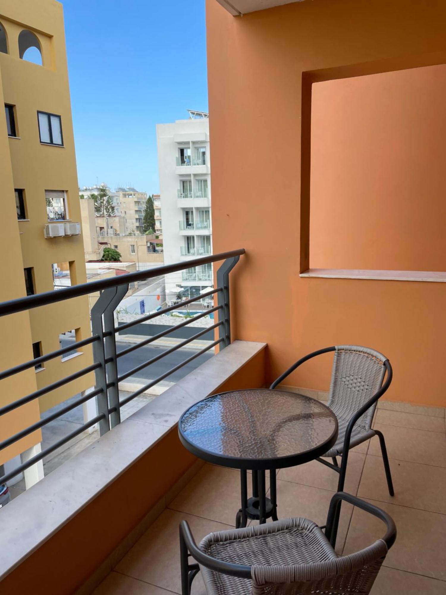 Vip Resort Apartment On Makenzie Beach Ларнака Екстериор снимка