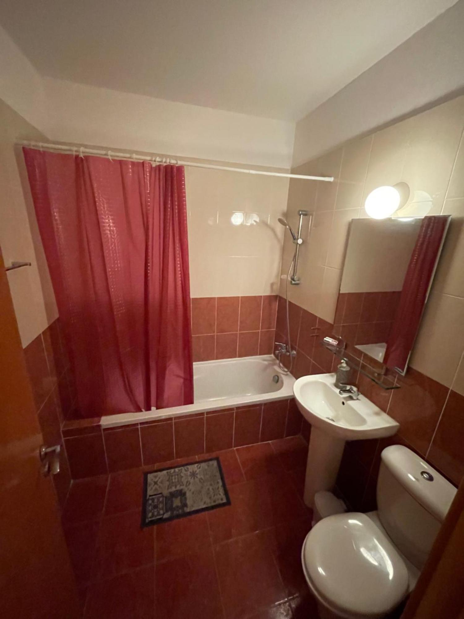 Vip Resort Apartment On Makenzie Beach Ларнака Екстериор снимка